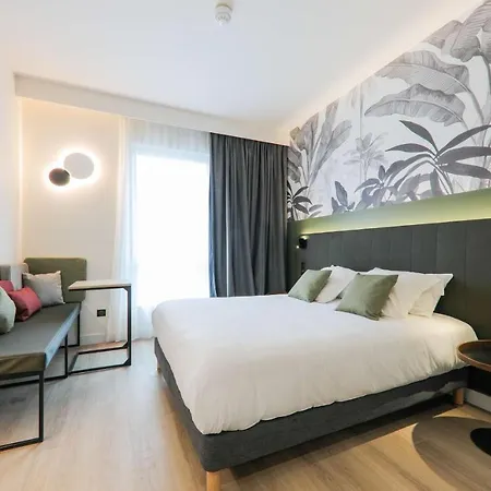 Campanile Smart Lyon Est - Eurexpo Bron Aviation Hotel