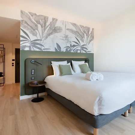 Campanile Smart Lyon Est - Eurexpo Bron Aviation Hotel 3*