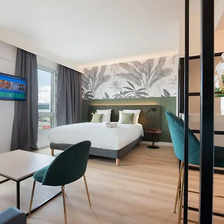 Campanile Smart Lyon Est - Eurexpo Bron Aviation Hotel